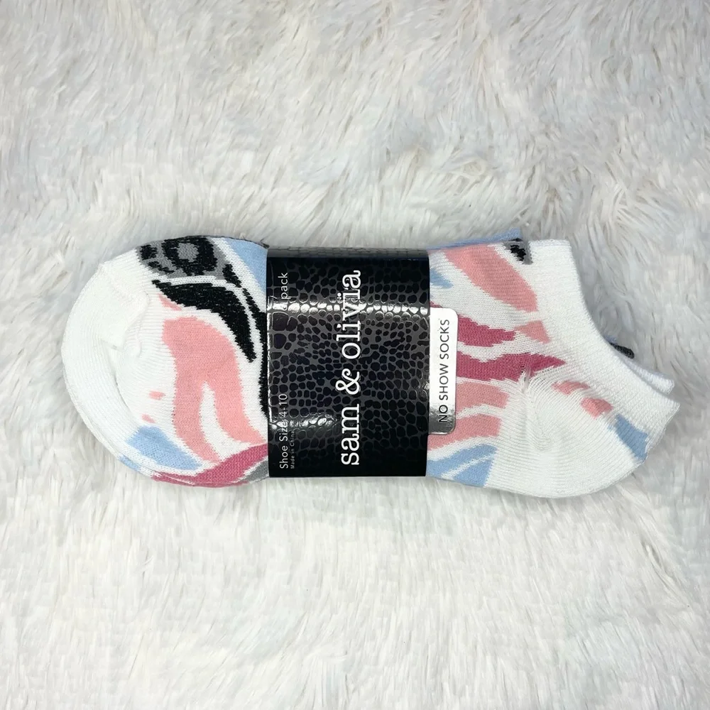 Socks , 6 pairs included